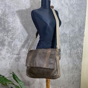 Vintage Black Rivet Wilson’s Leather Distressed Messenger Bag Large Laptop